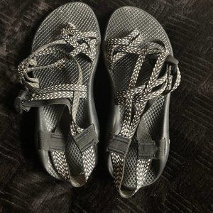 Chacos (black and white) WOMEN'S ZX/2® CLASSIC